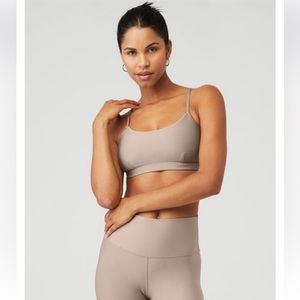 NEW ALO Yoga Airlift Intrigue Bra